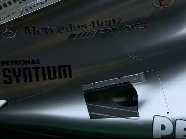 Mercedes, Auspuff Titel-Bild zur News: Mercedes, Auspuff