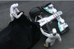 Michael Schumacher und Nico Rosberg enthüllen den Mercedes F1 W03