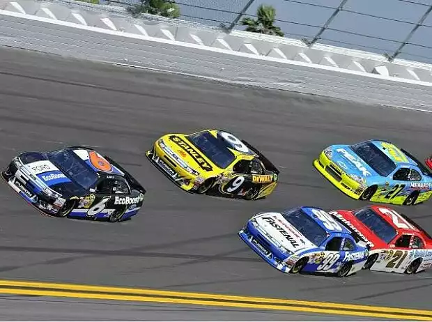 Ricky Stenhouse, Carl Edwards, Marcos Ambrose, Trevor Bayne Titel-Bild zur News: Ricky Stenhouse, Carl Edwards, Marcos Ambrose, Trevor Bayne