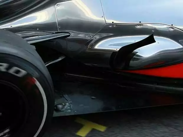 Auspuff am McLaren-Mercedes MP4-27 Titel-Bild zur News: Auspuff am McLaren-Mercedes MP4-27
