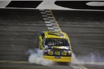 Matt Kenseth (Roush) feiert seinen zweiten Daytona-500-Sieg per Burnout