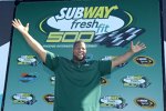 Football-Spieler Ndamukong Suh von den Detroit Lions gab in Phoenix den Grand Marshal