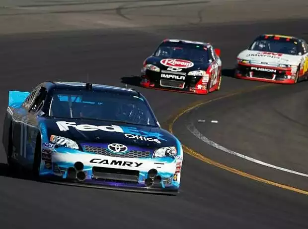 Titel-Bild zur News: Kevin Harvick, Denny Hamlin