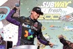 Denny Hamlin feiert seinen ersten Phoenix-Sieg in der Victory Lane