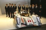 Der neue Audi R18 e-tron quattro und die zwölf Piloten für Le Mans