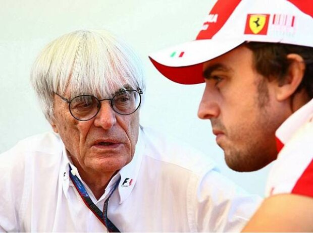 Titel-Bild zur News: Fernando Alonso, Bernie Ecclestone (Formel-1-Chef)
