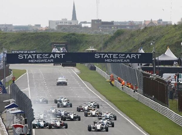 Start zum Formel-3-Masters in Zandvoort 2011