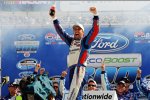 Elliott Sadler in der Victory Lane