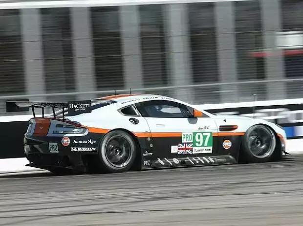 Darren Turner, Adrian Fernandez Titel-Bild zur News: Darren Turner, Adrian Fernandez