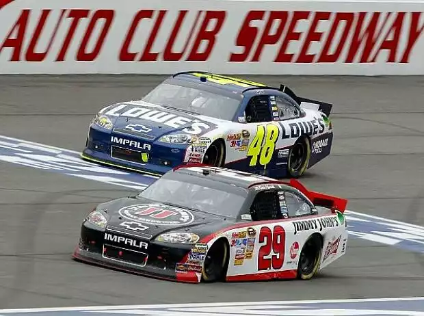 Kevin Harvick, Jimmie Johnson Titel-Bild zur News: Kevin Harvick, Jimmie Johnson