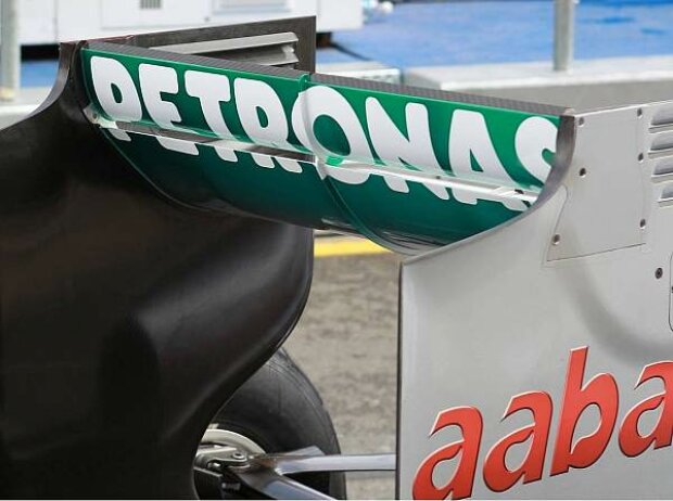Titel-Bild zur News: Heckflügel des Mercedes F1 W03