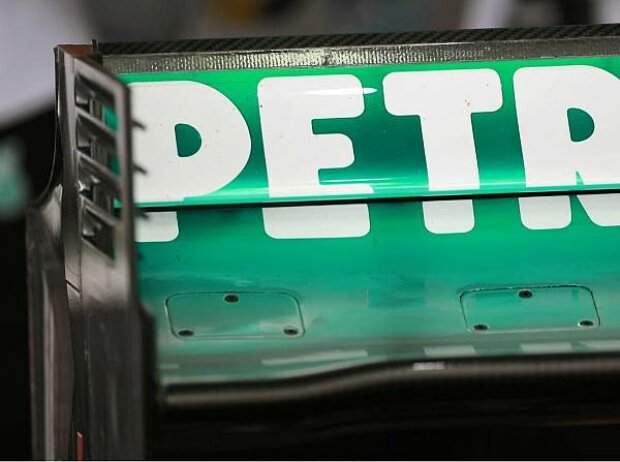 Titel-Bild zur News: Heckflügel des Mercedes F1 W03