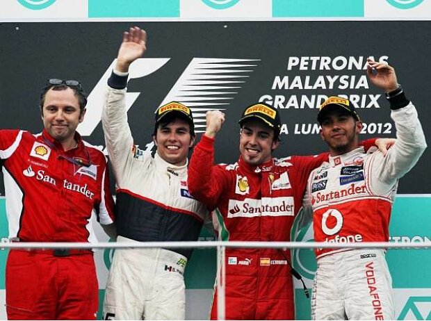 Titel-Bild zur News: Stefano Domenicali, Sergio Perez, Fernando Alonso, Lewis Hamilton