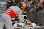 Lewis Hamilton (McLaren) gratuliert Sergio Perez (Sauber) 