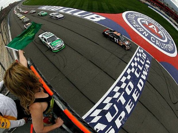 Denny Hamlin, Kyle Busch Denny Hamlin, Kyle Busch