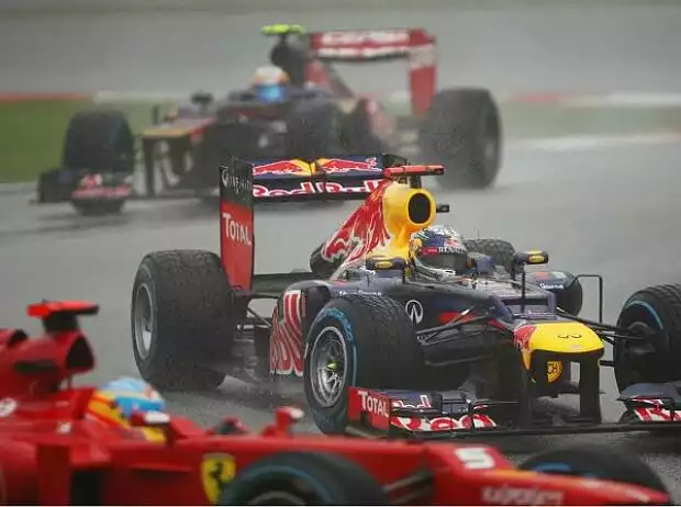 Fernando Alonso, Sebastian Vettel Titel-Bild zur News: Fernando Alonso, Sebastian Vettel