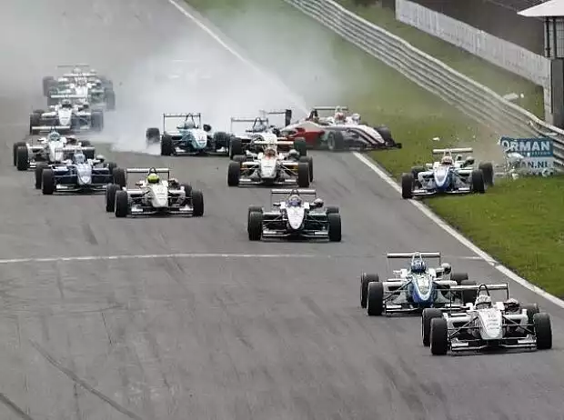 Felix Rosenqvist, Daniel Juncadella, Roberto Merhi, Carlos Munoz Titel-Bild zur News: Felix Rosenqvist, Daniel Juncadella, Roberto Merhi, Carlos Munoz