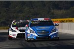 Yvan Muller (Chevrolet) vor Tiago Monteiro (Tuenti) 