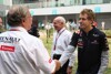 Vettel auf Kurzbesuch im Renault-Technologiezentrum