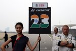 Gridgirl von Narain Karthikeyan (HRT) 