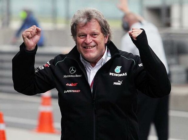 Norbert Haug (Mercedes-Motorsportchef) Norbert Haug (Mercedes-Motorsportchef)