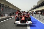 Ferrari-Mechaniker mit dem F2012