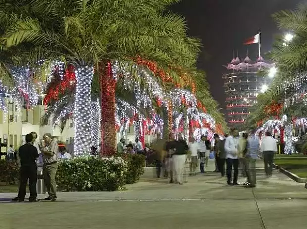 Titel-Bild zur News: Fahrerlager in Bahrain