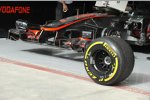 Pirelli-Reifen vor der McLaren-Box