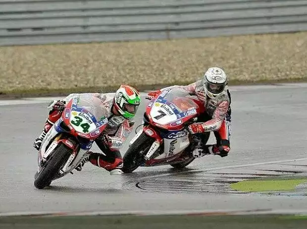 Davide Giugliano, Carlos Checa Titel-Bild zur News: Davide Giugliano, Carlos Checa