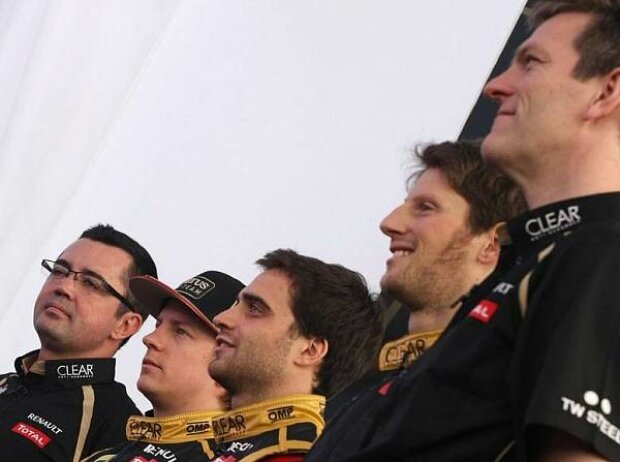 Titel-Bild zur News: Eric Boullier, Kimi Räikkönen, Romain Grosjean, Jerome D'Ambrosio
