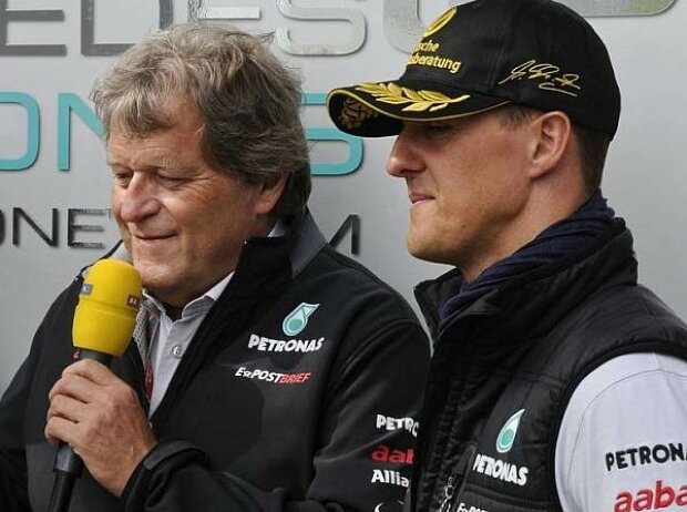 Titel-Bild zur News: Nico Rosberg, Norbert Haug (Mercedes-Motorsportchef), Michael Schumacher