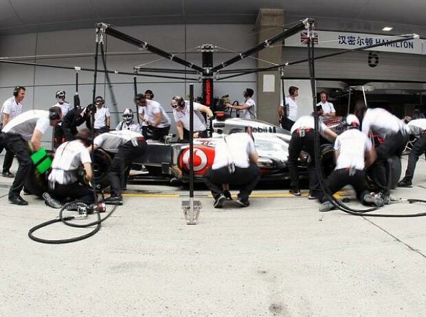 Titel-Bild zur News: McLaren, Boxenstopp, Stopp