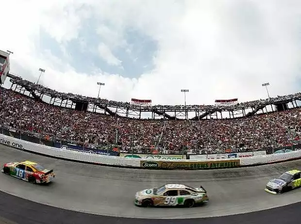 Kyle Busch, Carl Edwards, Jimmie Johnson Titel-Bild zur News: Kyle Busch, Carl Edwards, Jimmie Johnson