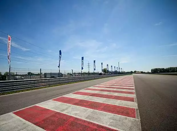 Zielgerade am Slovakiaring Titel-Bild zur News: Zielgerade am Slovakiaring