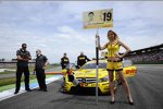 Gridgirl von David Coulthard (Mücke-Mercedes) 