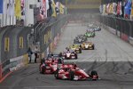 Scott Dixon (Ganassi) vor Tony Kanaan (KV) und Rubens Barrichello (KV) 