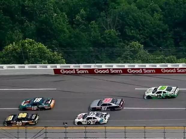 Ryan Truex, Joey Logano Titel-Bild zur News: Ryan Truex, Joey Logano
