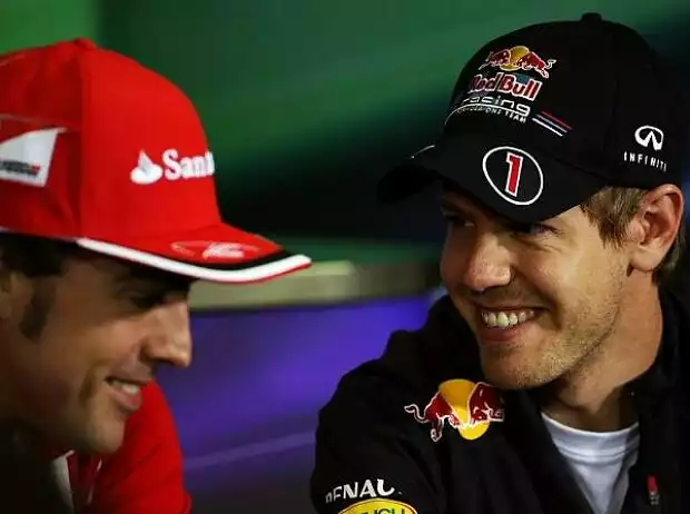 Fernando Alonso, Sebastian Vettel Titel-Bild zur News: Fernando Alonso, Sebastian Vettel