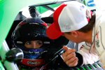 Danica Patrick (Stewart/Haas) bekommt Tipps von Denny Hamlin (Gibbs) 