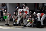 McLaren-Crew macht sich für den Boxenstopp bereit