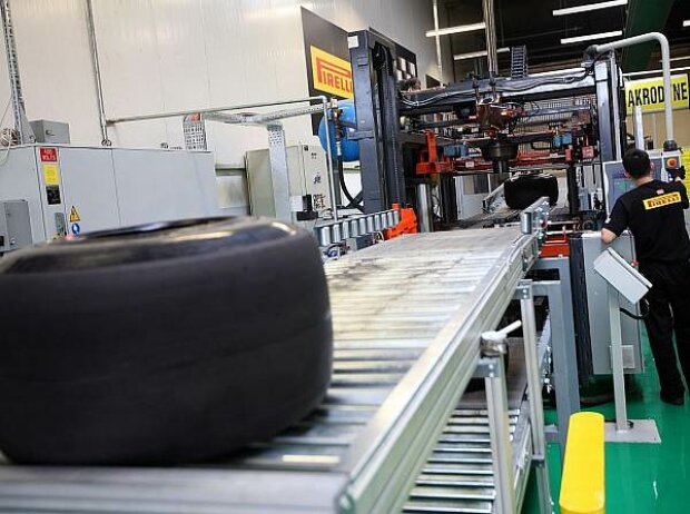 Titel-Bild zur News: Die Formel-1-Reifen von Pirelli werden in Izmit in der Türkei produziert