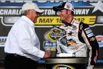 Dale Earnhardt Jun. und Teamchef Rick Hendrick feiern den Einzug ins Allstar-Race