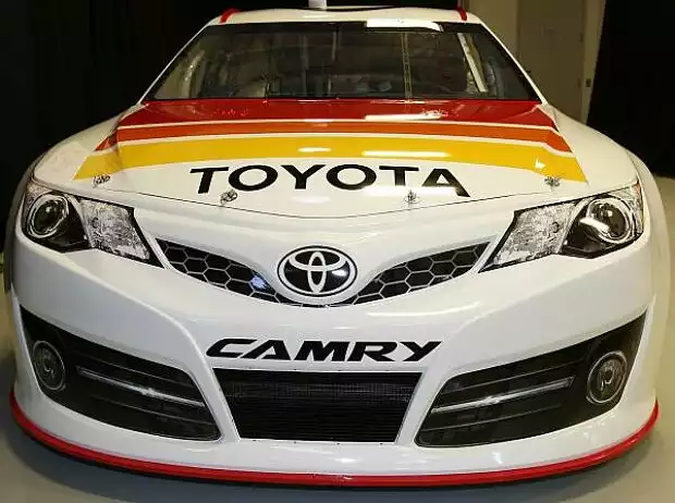 Toyota Camry 2013 Titel-Bild zur News: Toyota Camry 2013