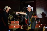 Brad Paisley und Jeff Gordon als Country-Gitarrist