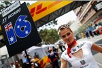 Gridgirl von Daniel Ricciardo (Toro Rosso) 