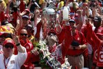 Dario Franchitti (Ganassi) und der Gruß an Dan Wheldon 