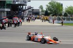 Bryan Herta im Siegerauto von Dan Wheldon 