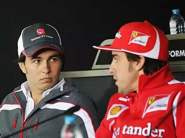 Sergio Perez, Fernando Alonso Titel-Bild zur News: Sergio Perez, Fernando Alonso