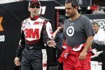 Greg Biffle und Juan Pablo Montoya fachsimpeln über den neuen Pocono-Belag