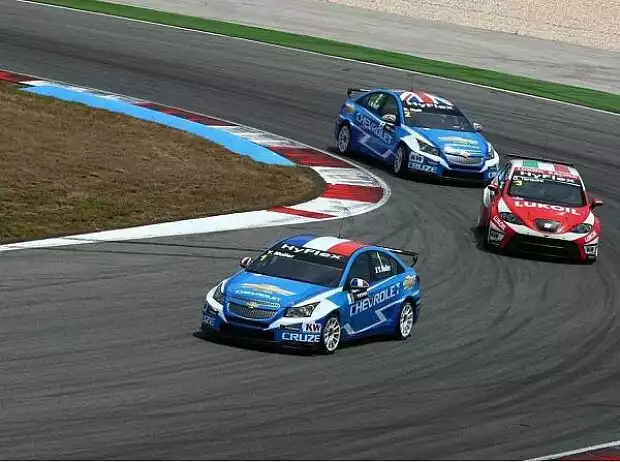 Yvan Muller, Gabriele Tarquini Titel-Bild zur News: Yvan Muller, Gabriele Tarquini